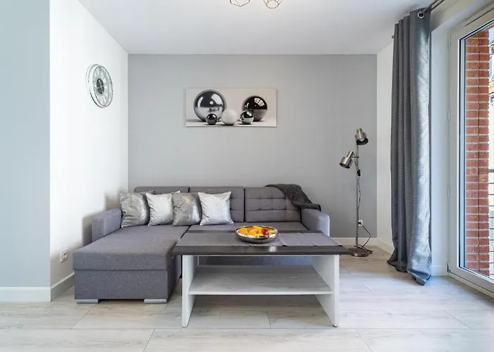 Old Town With Balcony Tartaczna 公寓 *