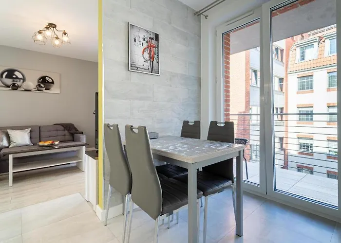 Old Town With Balcony Tartaczna